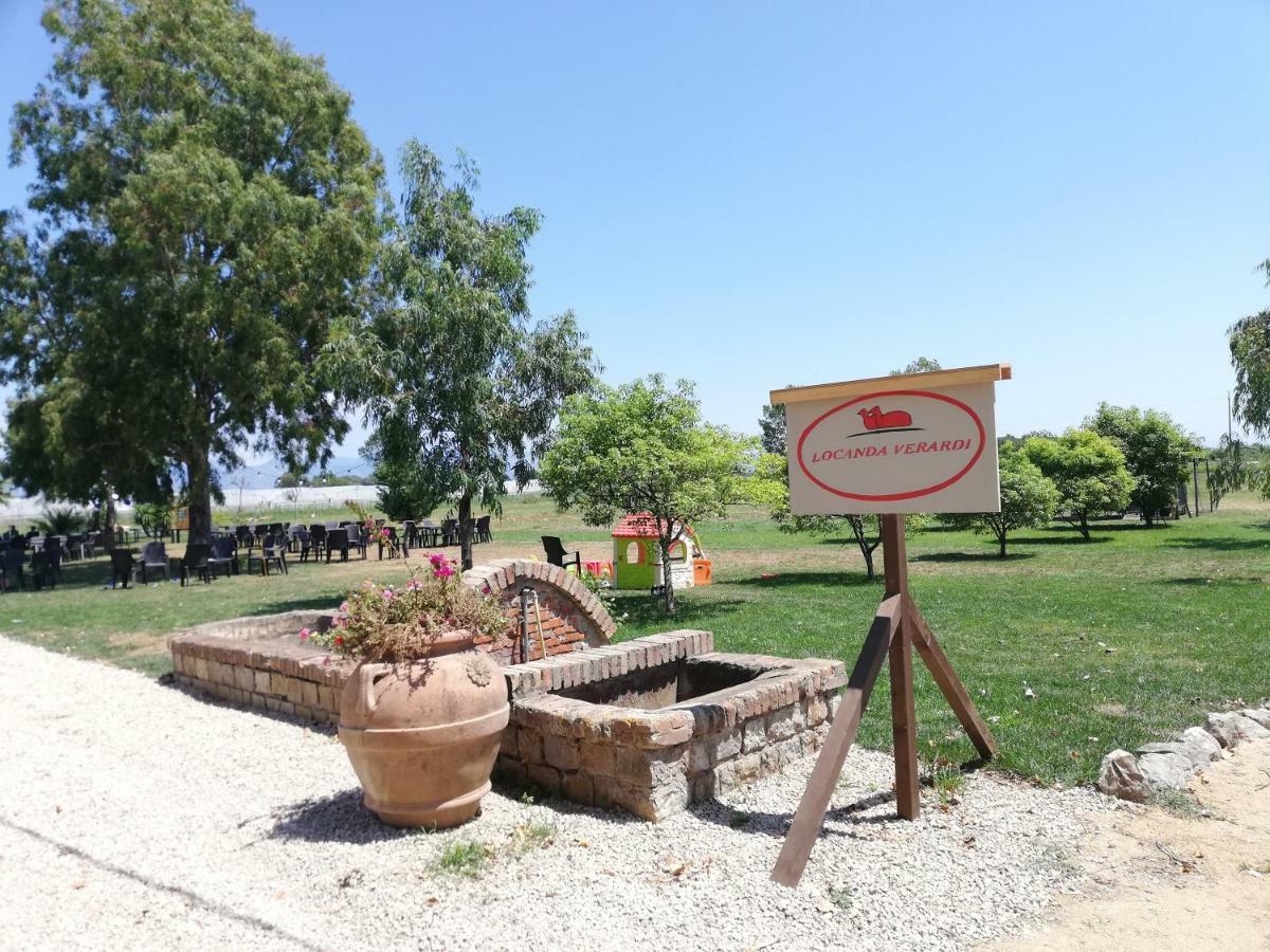 Agriturismo Le Folaghe テッラチーナ エクステリア 写真